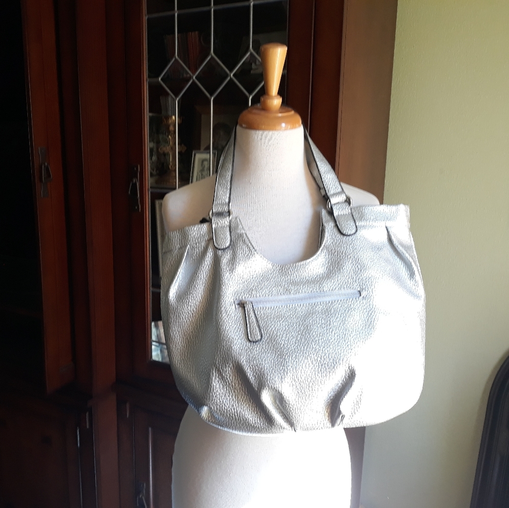 NWT Style&co. Silver hand bag.